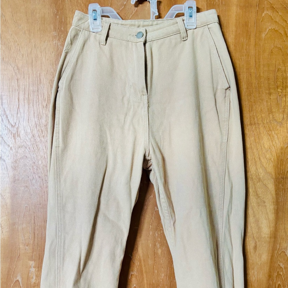 Classic Tan Chinos with Textured Fabric and Pleated Waistband